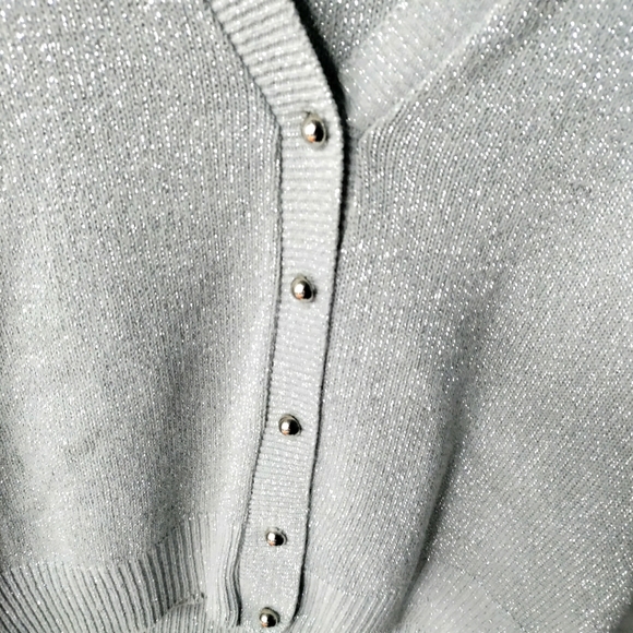 Willow Ridge Sweater and Shirt. - Picture 4 of 10